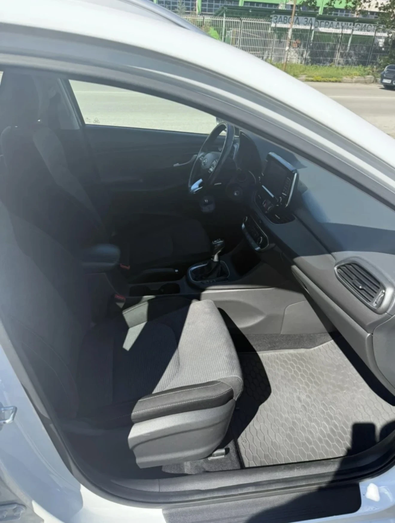 Hyundai I30 1.6 CRDI, снимка 9 - Автомобили и джипове - 54910558