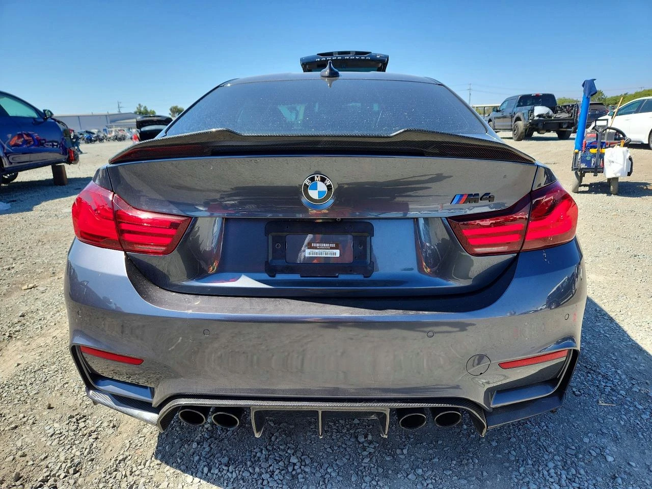 BMW M4 * CARBON* HEAD-UP* CAMERA* КОЖА* ПОДГРЕВ* , снимка 6 - Автомобили и джипове - 55010372