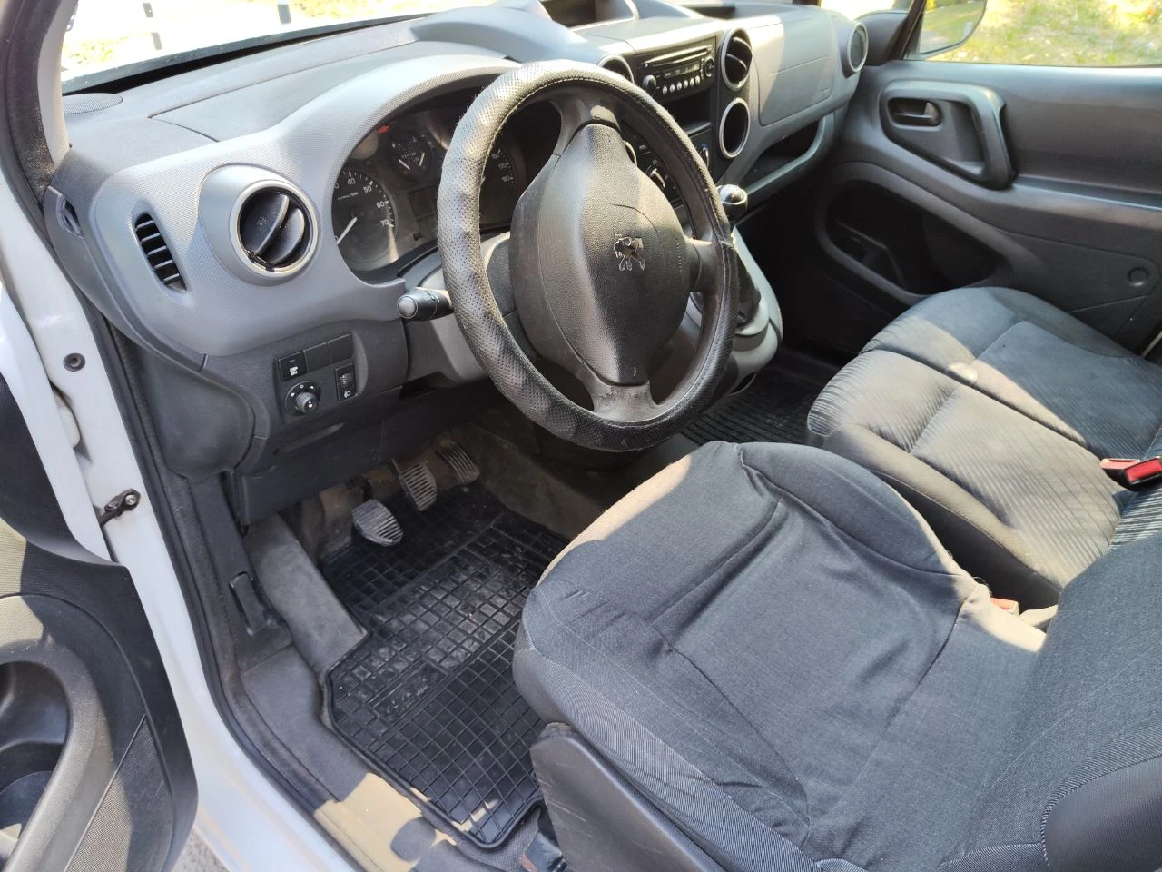 Peugeot Partner, снимка 14 - Автомобили и джипове - 55747837