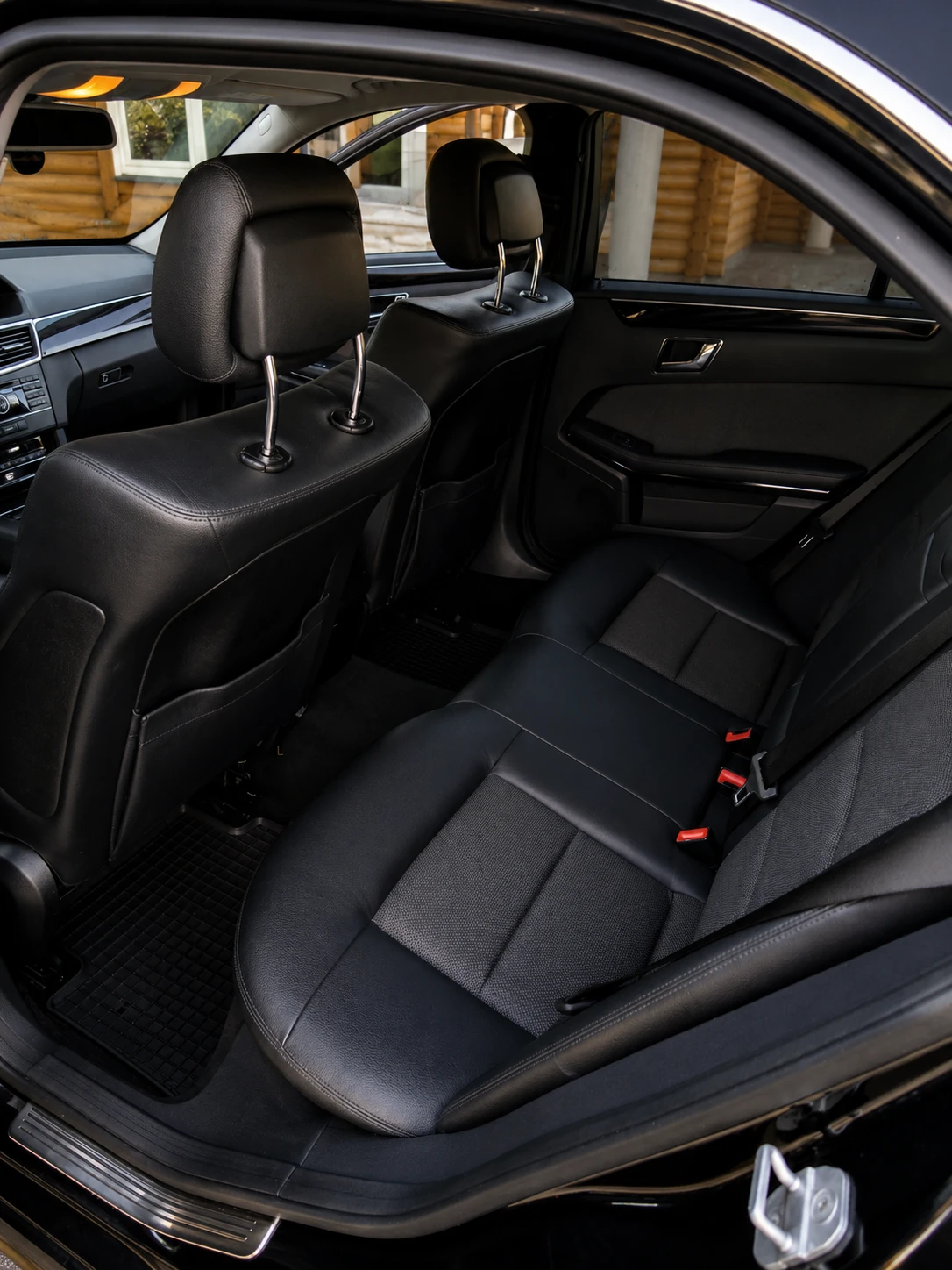 Mercedes-Benz E 350 CDI 4MATIC , снимка 7 - Автомобили и джипове - 55773556