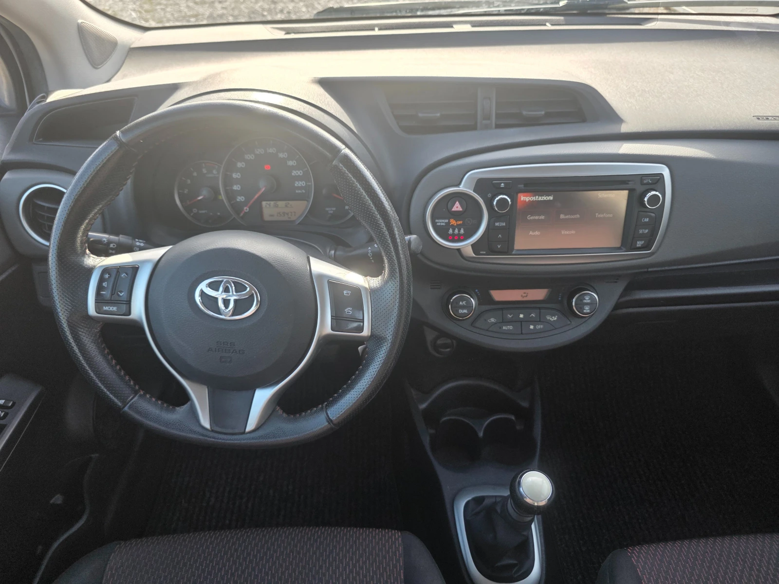 Toyota Yaris  III-1.4 D-4D, снимка 10 - Автомобили и джипове - 56621586