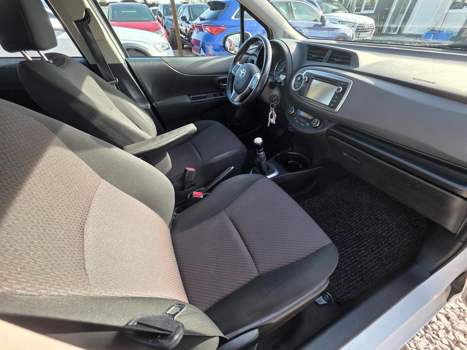 Toyota Yaris  III-1.4 D-4D, снимка 16 - Автомобили и джипове - 56621586