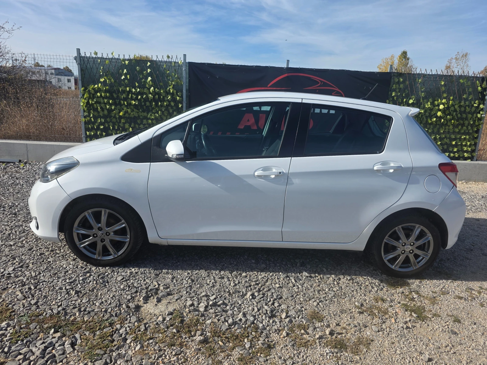 Toyota Yaris  III-1.4 D-4D, снимка 8 - Автомобили и джипове - 56621586