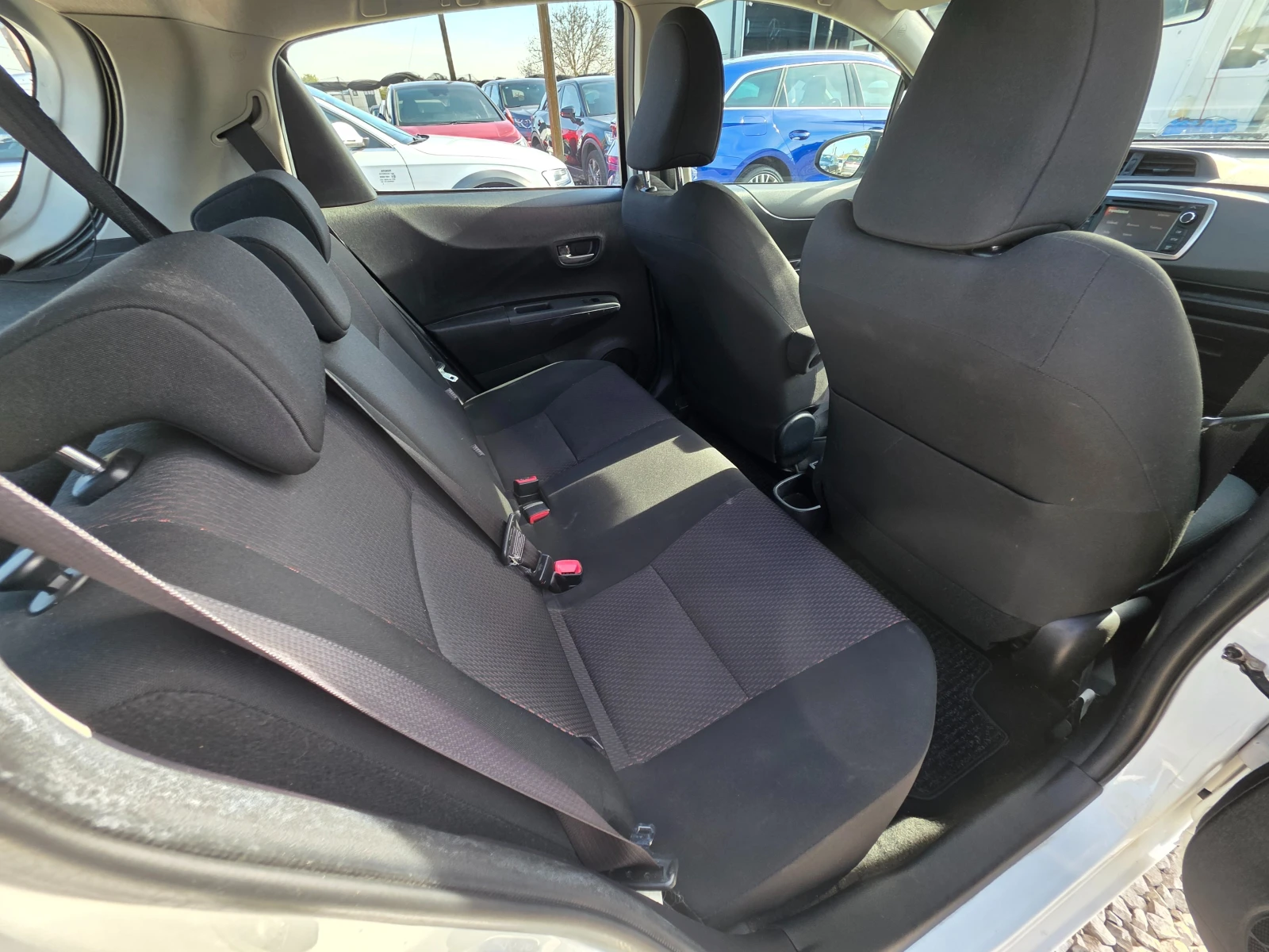 Toyota Yaris  III-1.4 D-4D, снимка 15 - Автомобили и джипове - 56621586