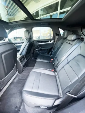 Porsche Cayenne E-HYBRID / SPORT CHRONO / MATRIX / PANO / 360 /, снимка 9