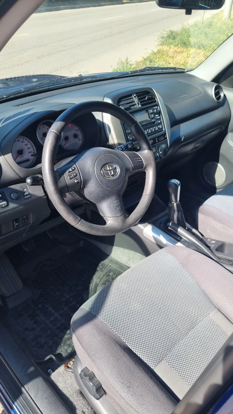 Toyota Rav4, снимка 9 - Автомобили и джипове - 47204440