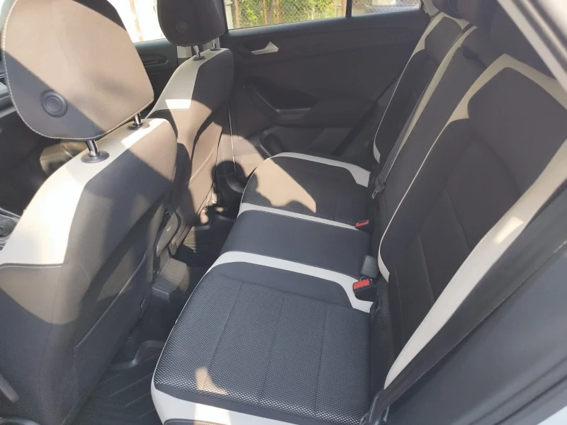VW T-Roc, снимка 7 - Автомобили и джипове - 52338785