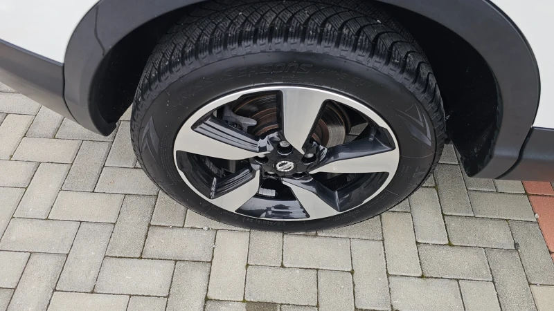 Nissan Qashqai 1.5DCI-TEKNA, снимка 9 - Автомобили и джипове - 52771448
