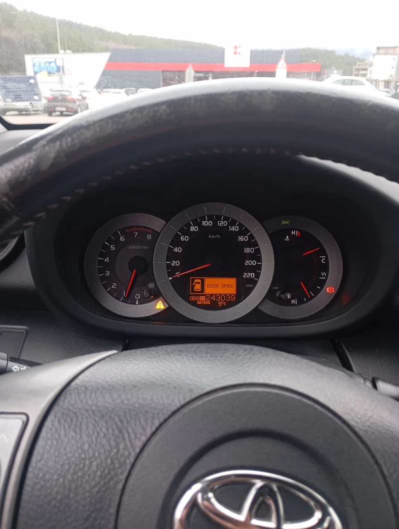 Toyota Rav4, снимка 5 - Автомобили и джипове - 53098364