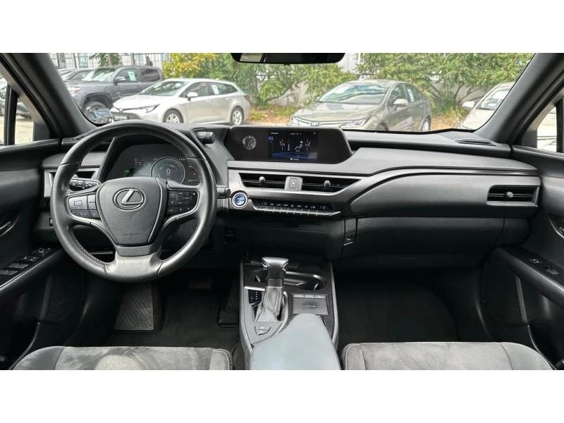 Lexus UX, снимка 8 - Автомобили и джипове - 47082555