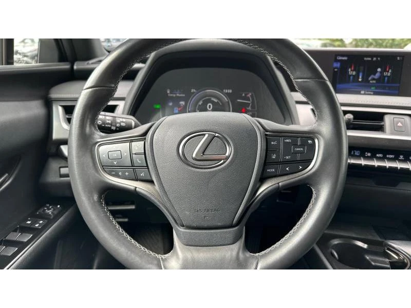 Lexus UX, снимка 13 - Автомобили и джипове - 47082555