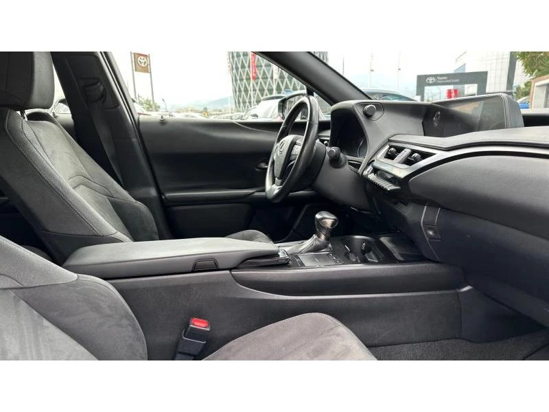 Lexus UX, снимка 6 - Автомобили и джипове - 47082555