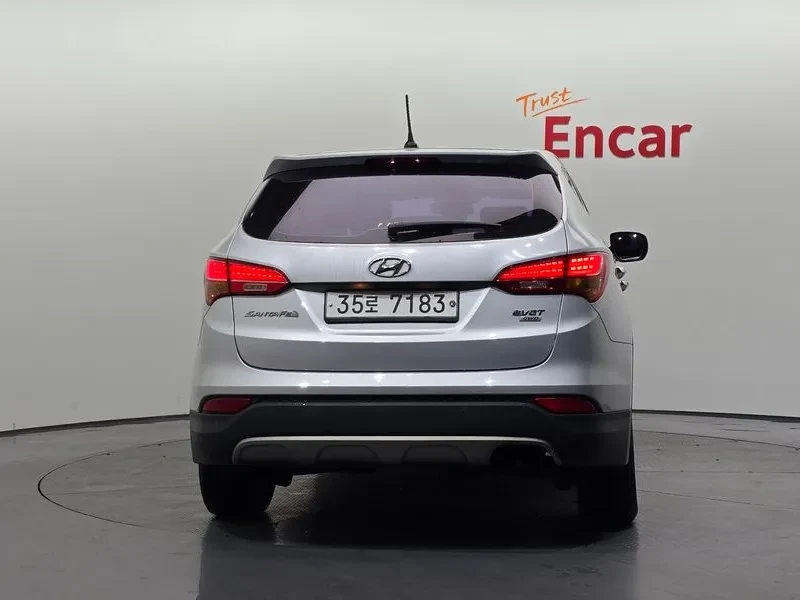Hyundai Santa fe 2.0 CRDi 4WD - САМО 30% АВАНС, снимка 4 - Автомобили и джипове - 56159099