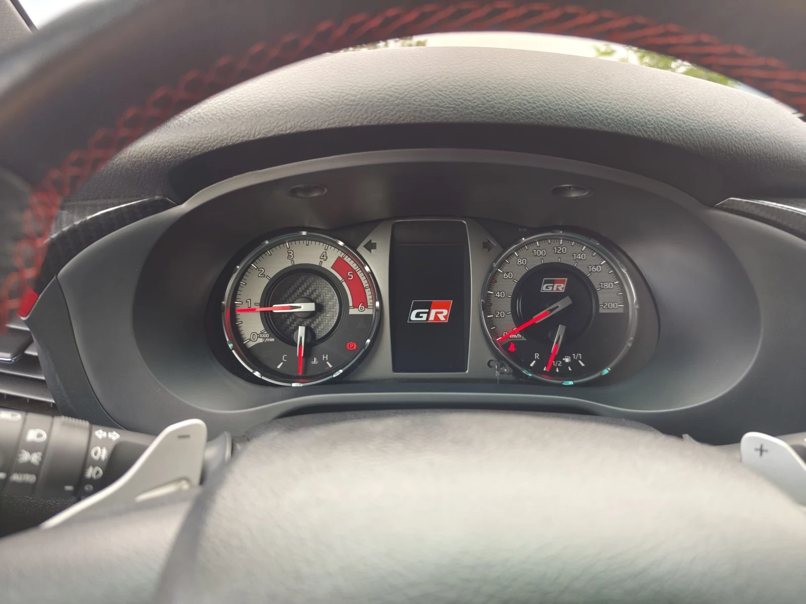 Toyota Hilux GR SPORT - изображение 9