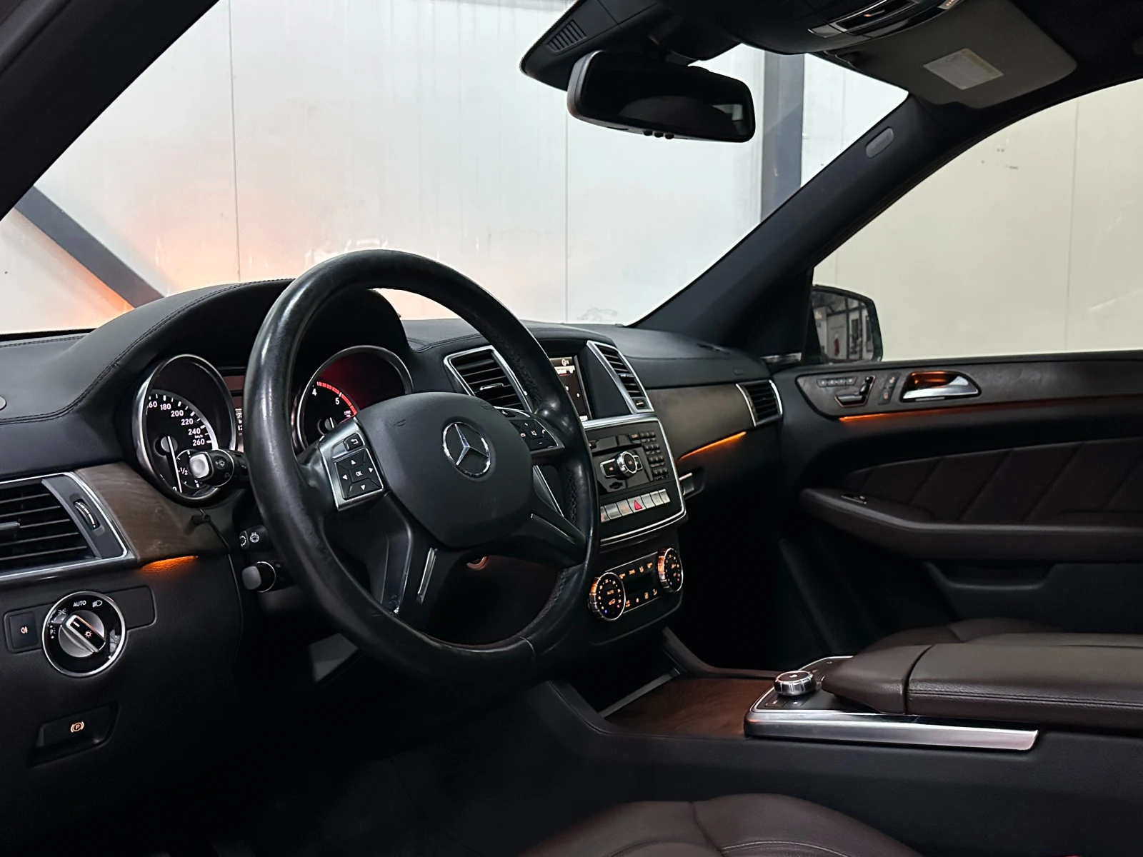 Mercedes-Benz GL 350 6+ 1 * МАСАЖ * ПОДГРЕВ * МЪРТВИ ТОЧКИ - изображение 9