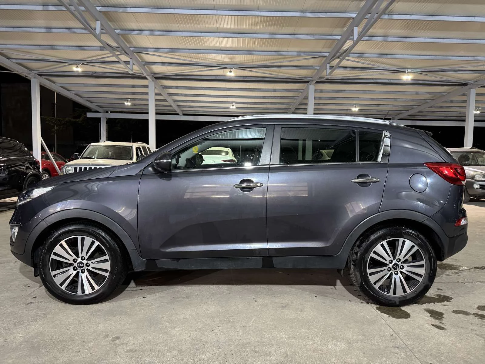 Kia Sportage 1.7* 116ps* 4x4* 6ск* КЛИМАТРОНИК, снимка 2 - Автомобили и джипове - 53846501