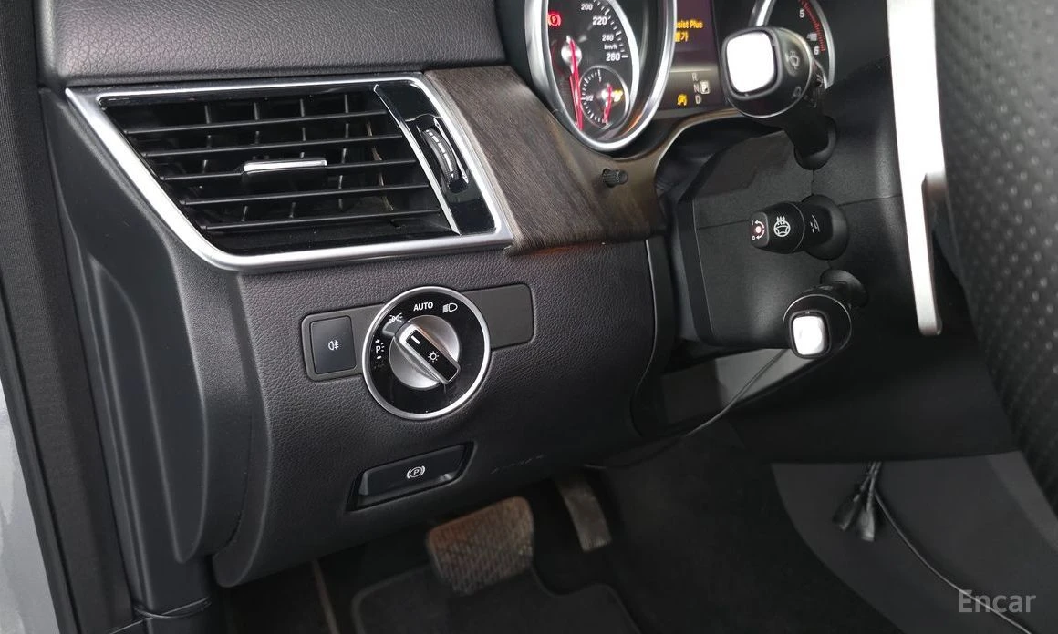 Mercedes-Benz GLE 350, снимка 13 - Автомобили и джипове - 54224090