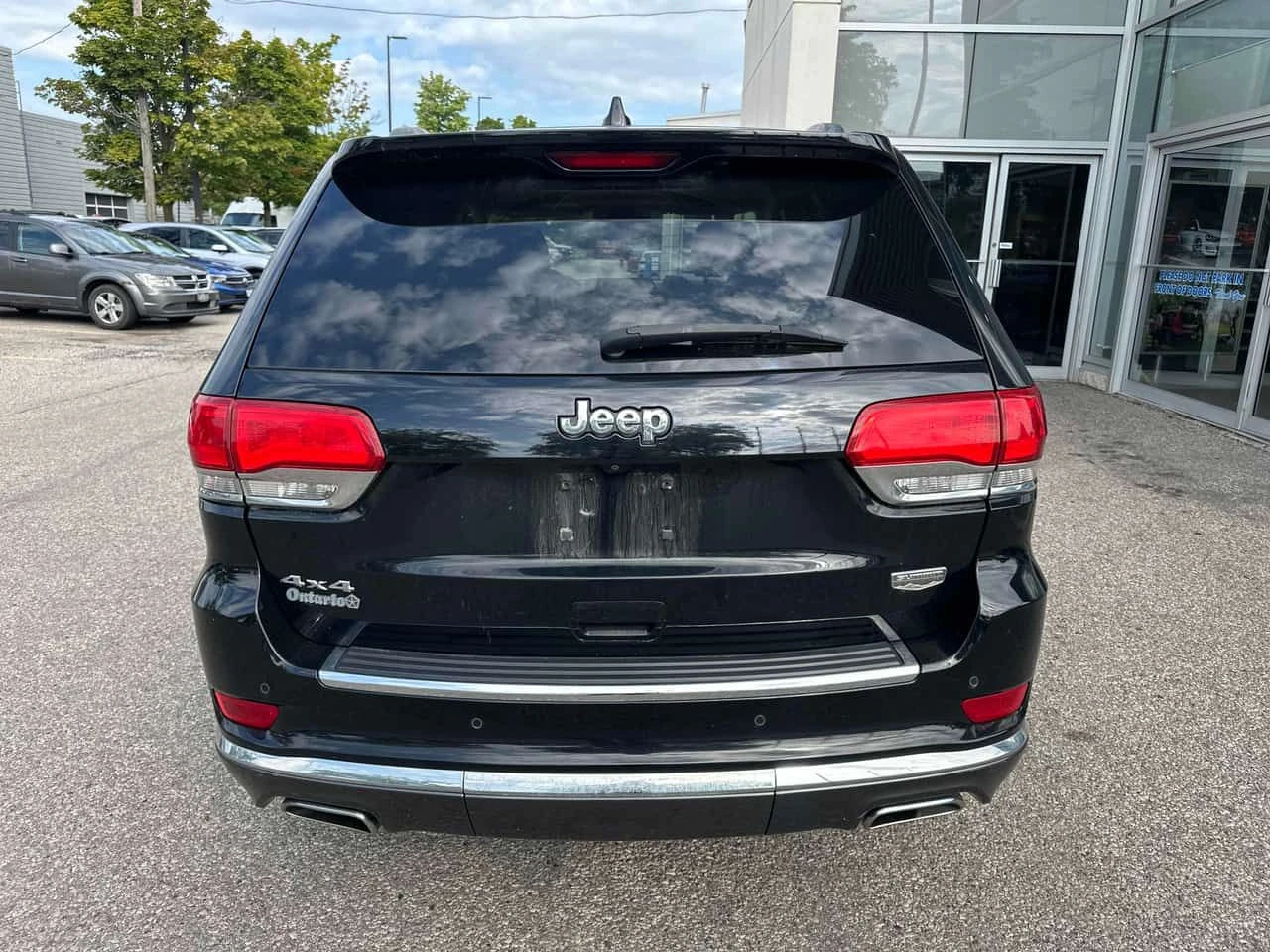 Jeep Grand cherokee * Summit * ДИСТРОНИК * ВЪЗДУХ * H/K, снимка 4 - Автомобили и джипове - 55424369