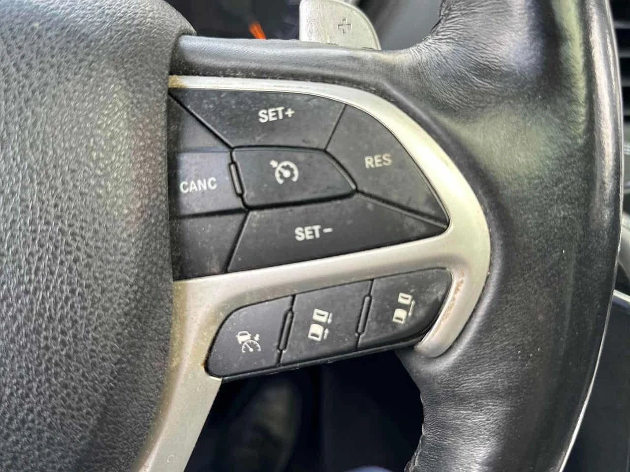 Jeep Grand cherokee * Summit * ДИСТРОНИК * ВЪЗДУХ * H/K, снимка 14 - Автомобили и джипове - 55424369