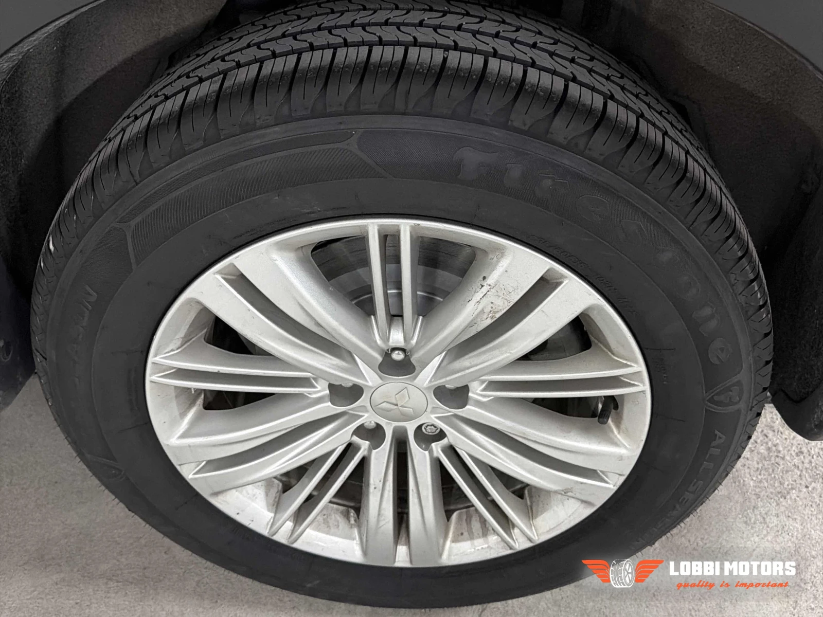 Mitsubishi Outlander, снимка 7 - Автомобили и джипове - 56113702