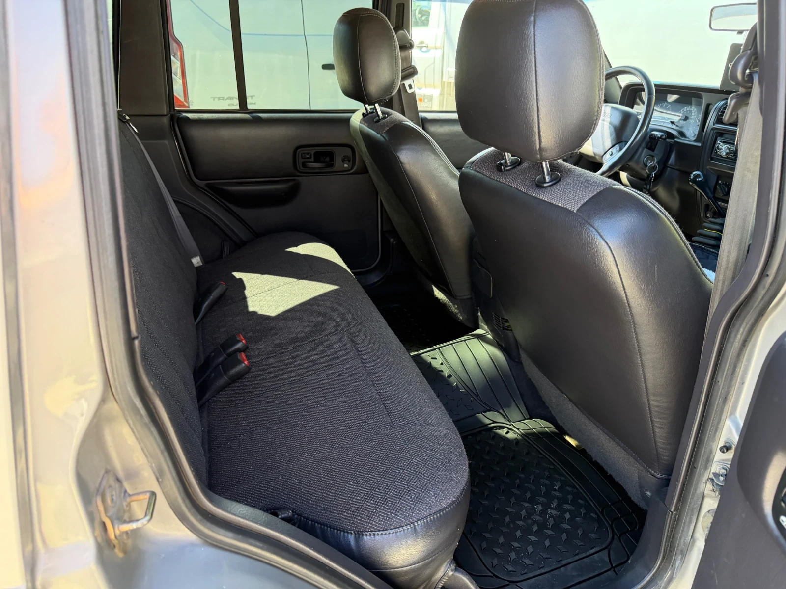 Jeep Cherokee 2.5. 116кс, снимка 10 - Автомобили и джипове - 56346233