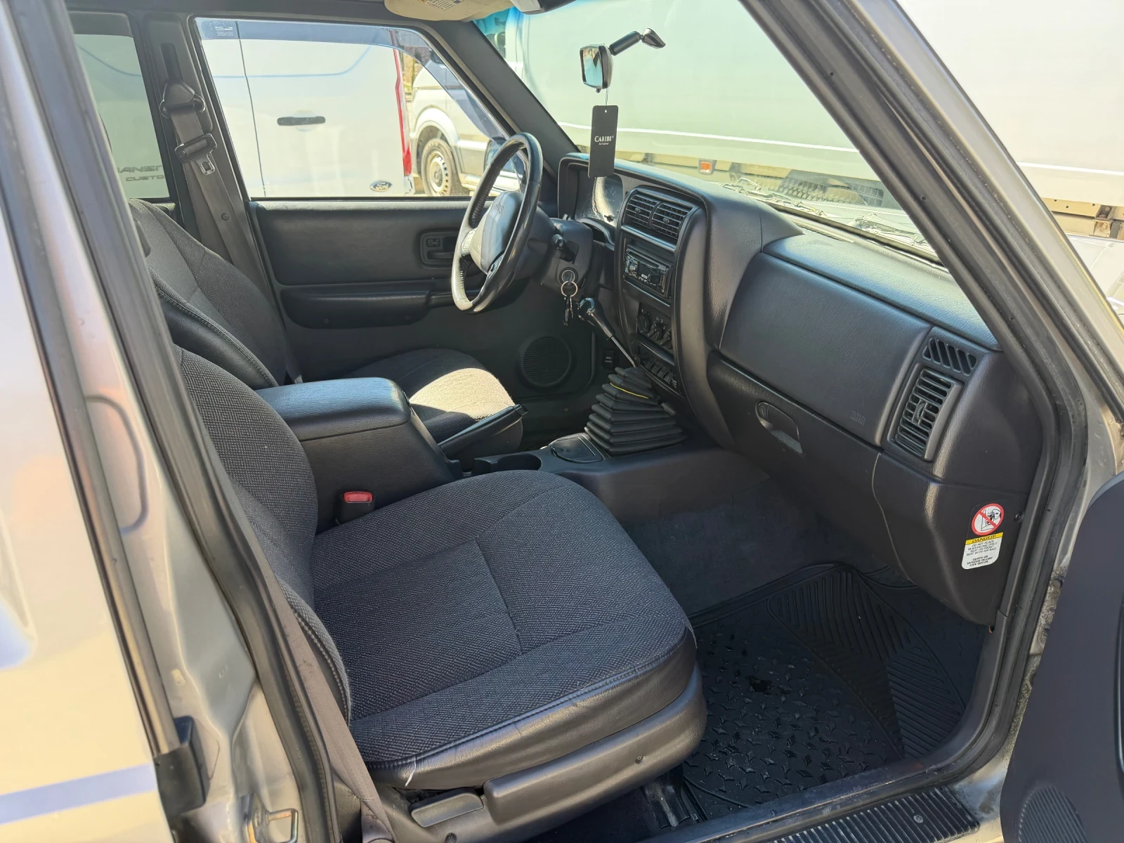 Jeep Cherokee 2.5. 116кс, снимка 9 - Автомобили и джипове - 56346233