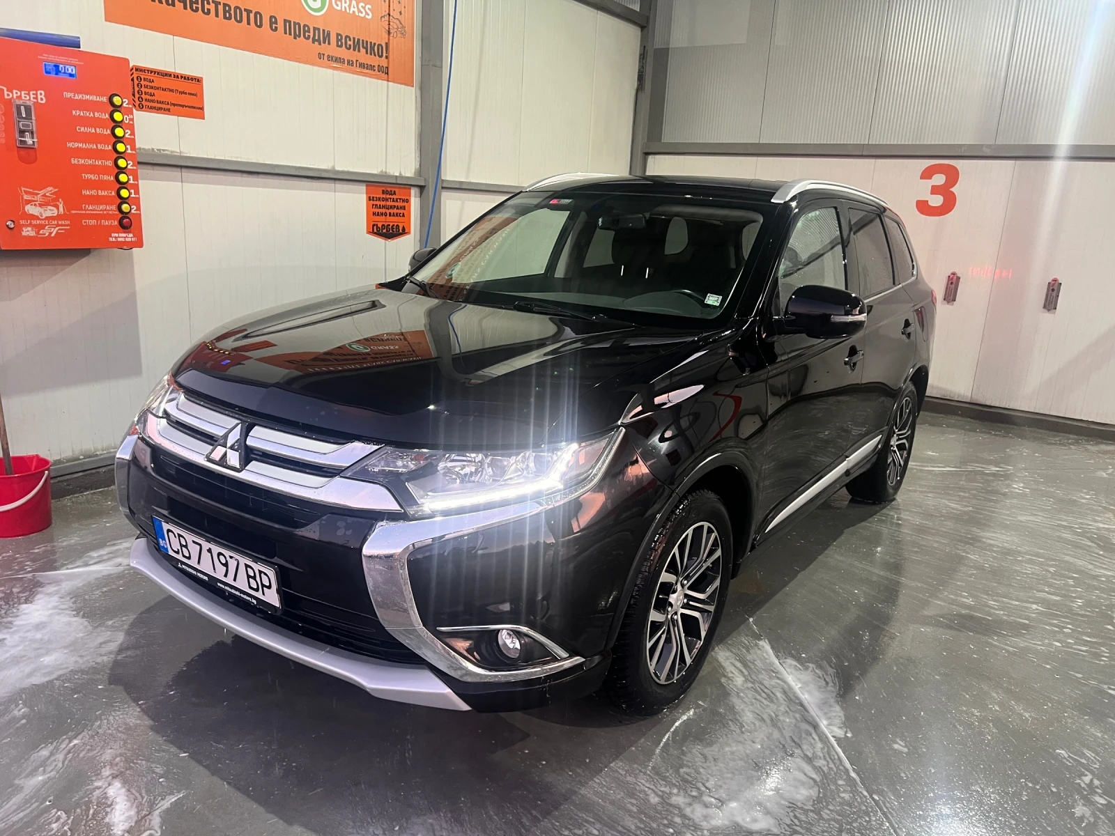 Mitsubishi Outlander 2.2DID  7 МЕСТЕН 4WD AUTO, снимка 5 - Автомобили и джипове - 56615379