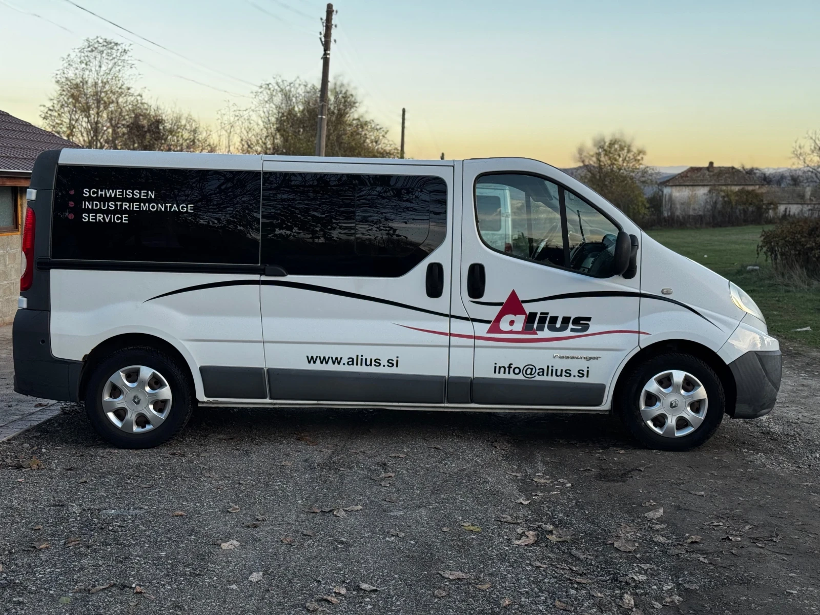 Renault Trafic 2.0DCI* 8+ 1места* Клима* 6скорости - изображение 9