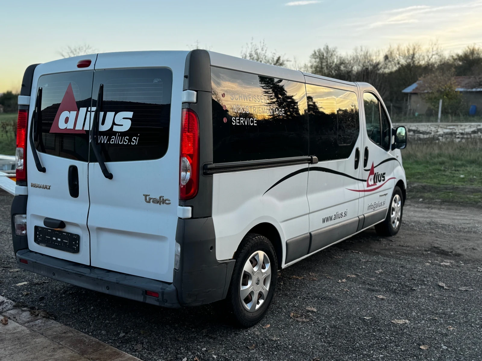 Renault Trafic 2.0DCI* 8+ 1места* Клима* 6скорости - изображение 8