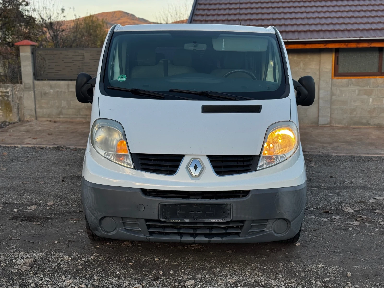 Renault Trafic 2.0DCI* 8+ 1места* Клима* 6скорости - изображение 2