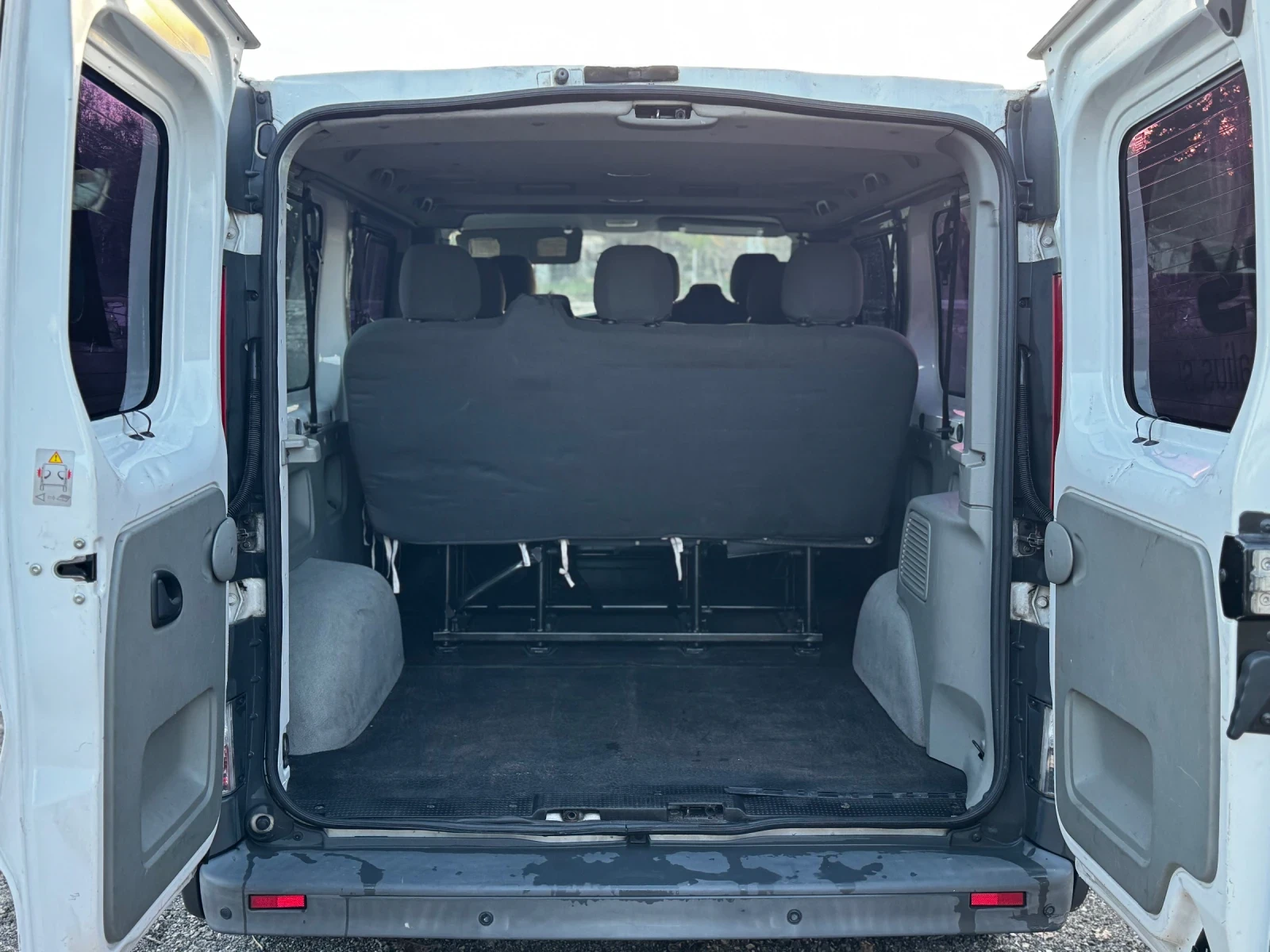 Renault Trafic 2.0DCI* 8+ 1места* Клима* 6скорости - изображение 7