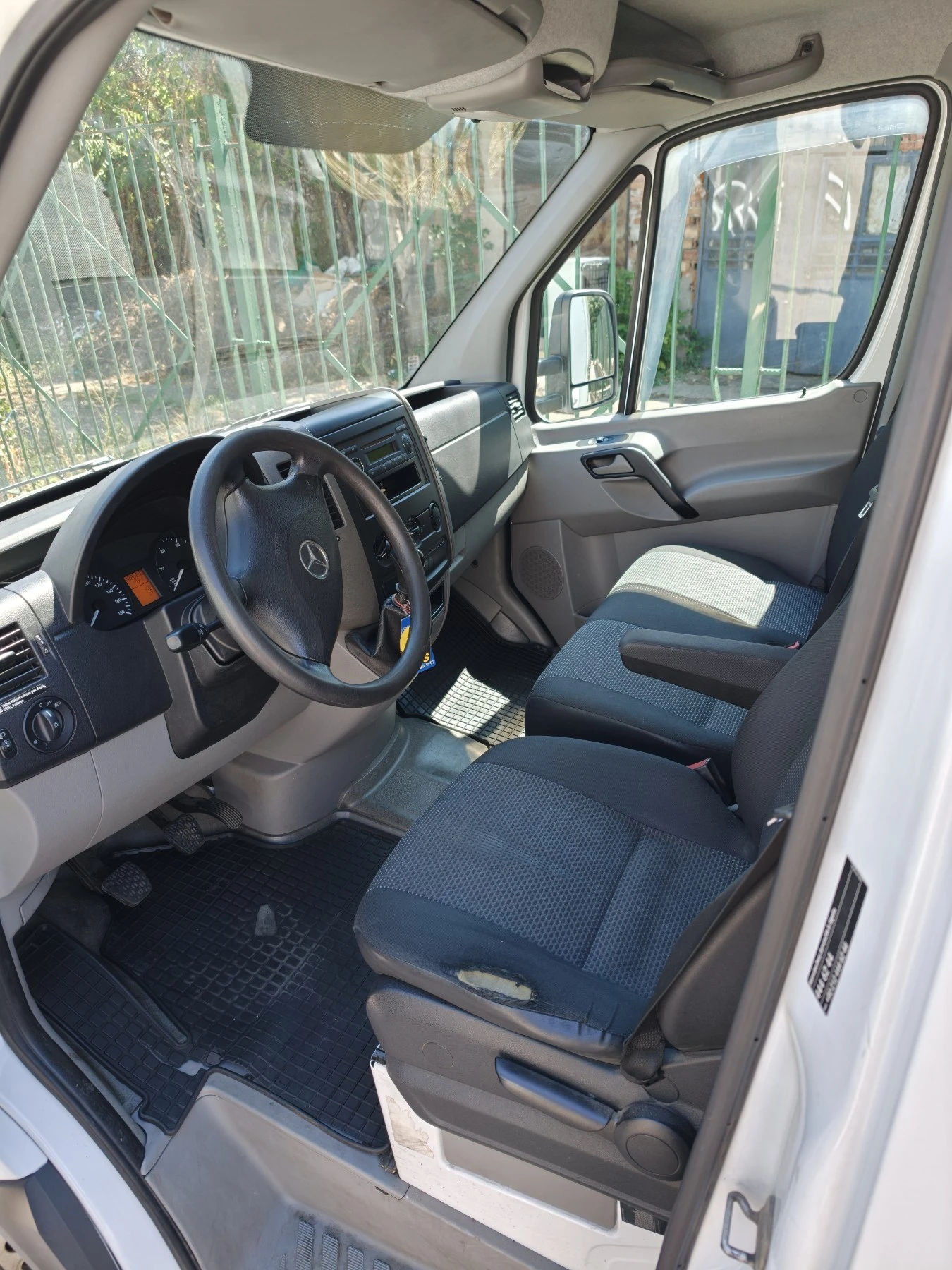 Mercedes-Benz Sprinter 515 регистриран 3.5т, снимка 5 - Бусове и автобуси - 56066238