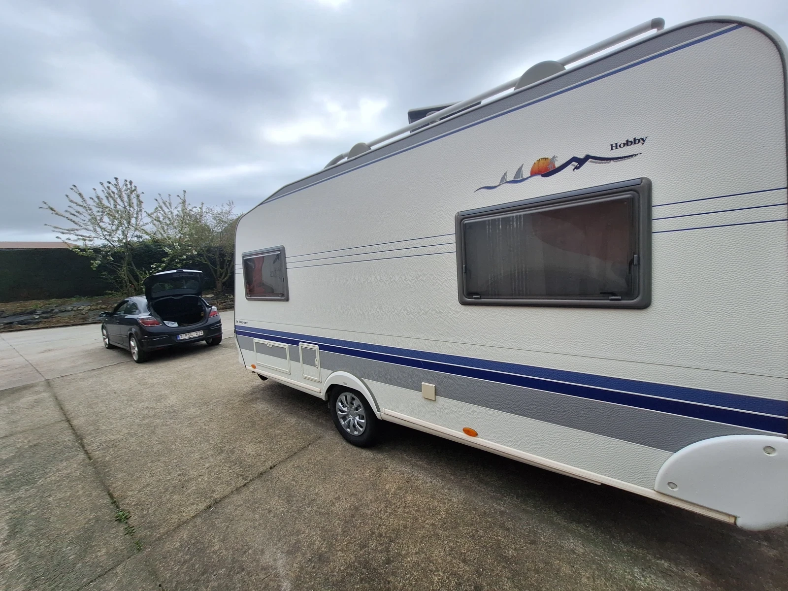 Каравана Hobby Delyx  450, снимка 7 - Каравани и кемпери - 54216345