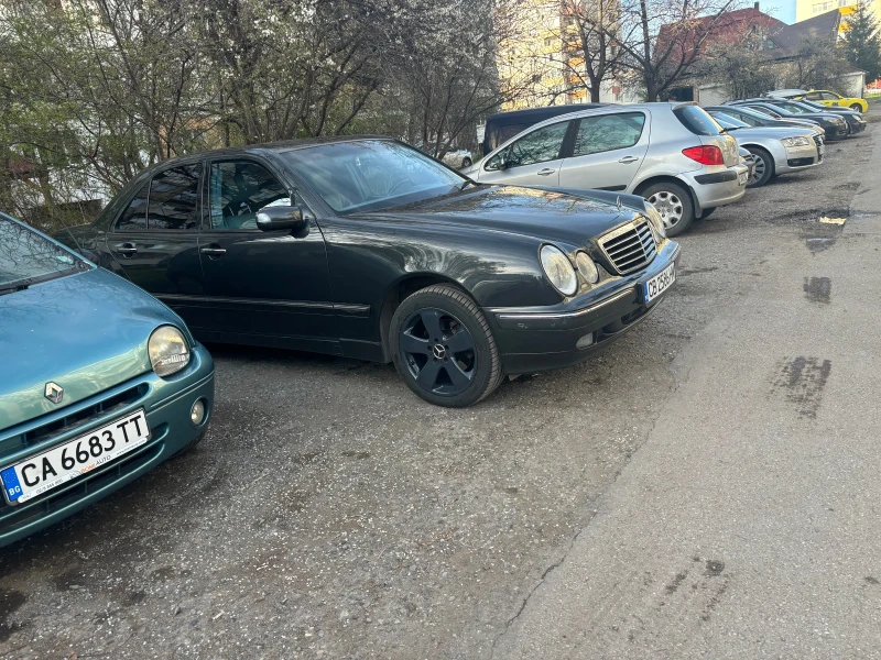 Mercedes-Benz E 320 4х4 Газов Инжекцион, снимка 4 - Автомобили и джипове - 47491588