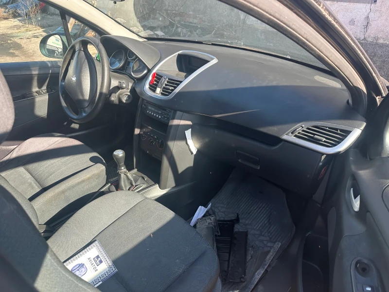 Peugeot 207 1.6HDI, снимка 8 - Автомобили и джипове - 48954217