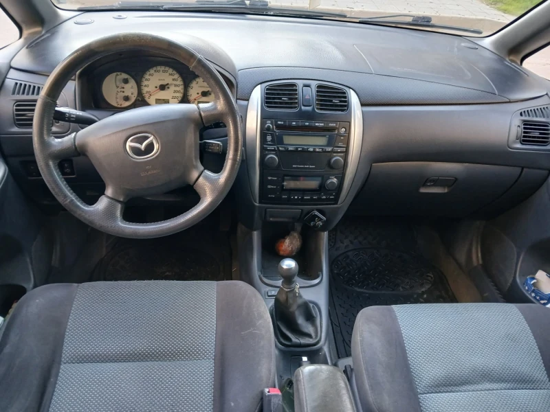 Mazda Premacy 1.8 Газ Бензин, снимка 9 - Автомобили и джипове - 49244971