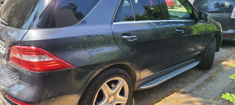 Mercedes-Benz ML 550 designo AMG, снимка 7 - Автомобили и джипове - 52456820