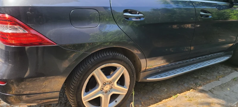 Mercedes-Benz ML 550 designo AMG, снимка 8 - Автомобили и джипове - 52456820