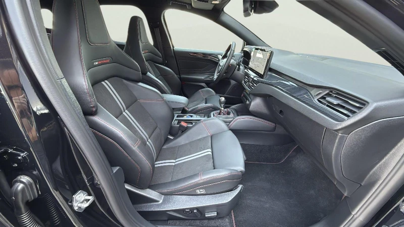 Ford Focus 2.3 EcoBoost, снимка 11 - Автомобили и джипове - 51459222