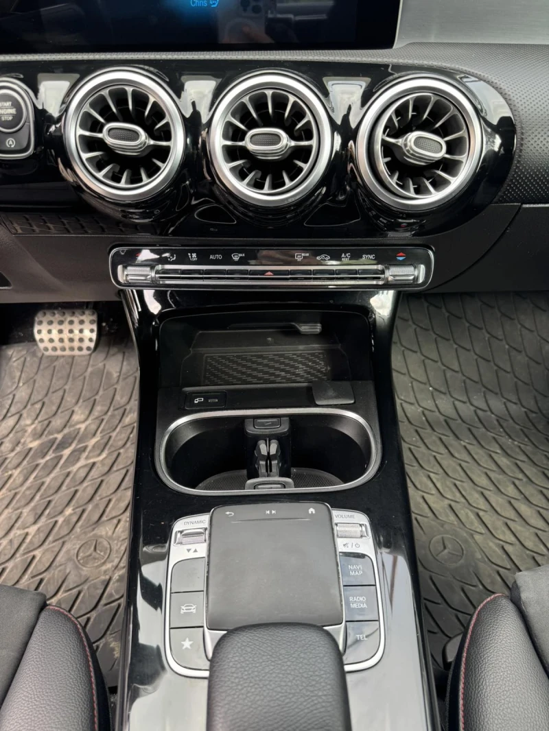 Mercedes-Benz A 220 4matic, снимка 13 - Автомобили и джипове - 51853939