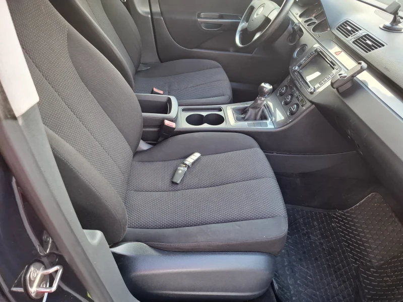 VW Passat, снимка 7 - Автомобили и джипове - 52532104
