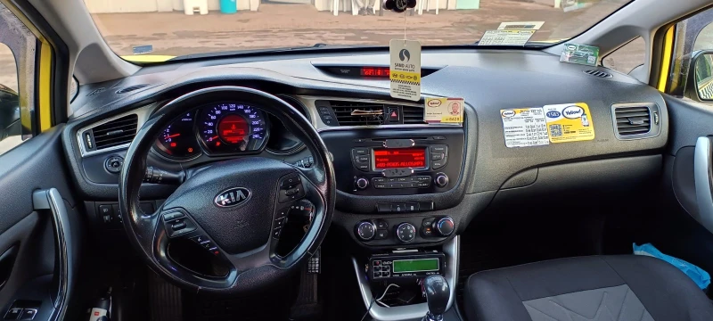Kia Ceed, снимка 8 - Автомобили и джипове - 52436223