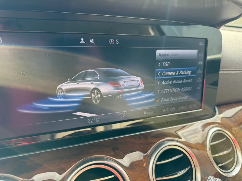 Mercedes-Benz E 300, снимка 10 - Автомобили и джипове - 52482779