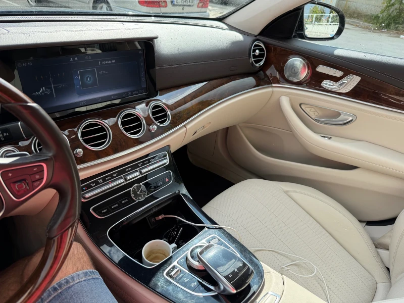 Mercedes-Benz E 300, снимка 4 - Автомобили и джипове - 52482779