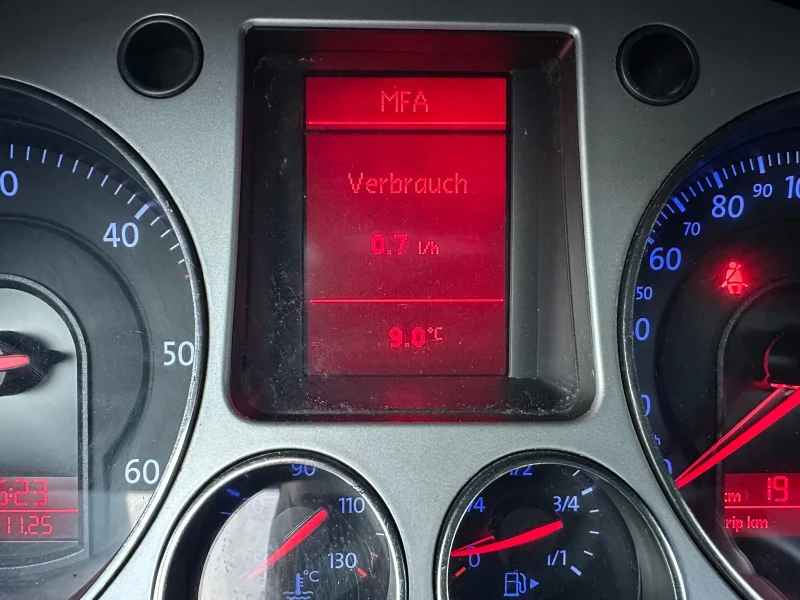 VW Passat 2.0TDI commonrail, снимка 10 - Автомобили и джипове - 52539365