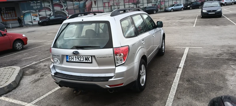 Subaru Forester 2.0i, снимка 3 - Автомобили и джипове - 53129730