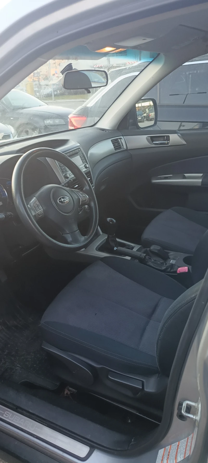 Subaru Forester 2.0i, снимка 5 - Автомобили и джипове - 53129730