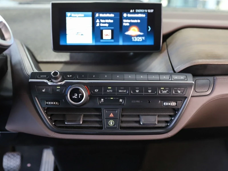 BMW i3 НОВО* KOЖА* TOP* , снимка 6 - Автомобили и джипове - 53465345