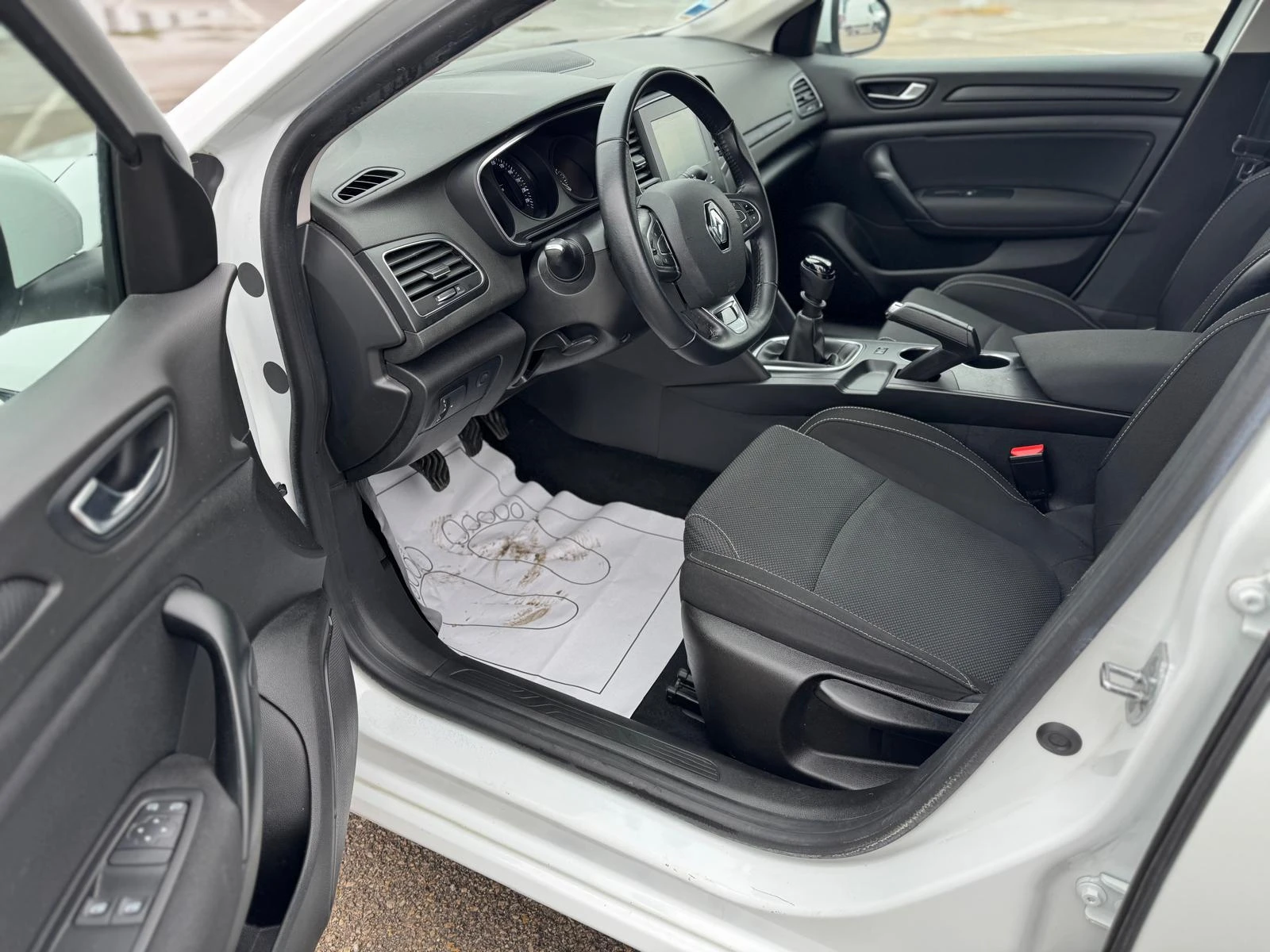 Renault Megane 1.5dCI-96-6ск-NAVI-FACELIFT  - изображение 10