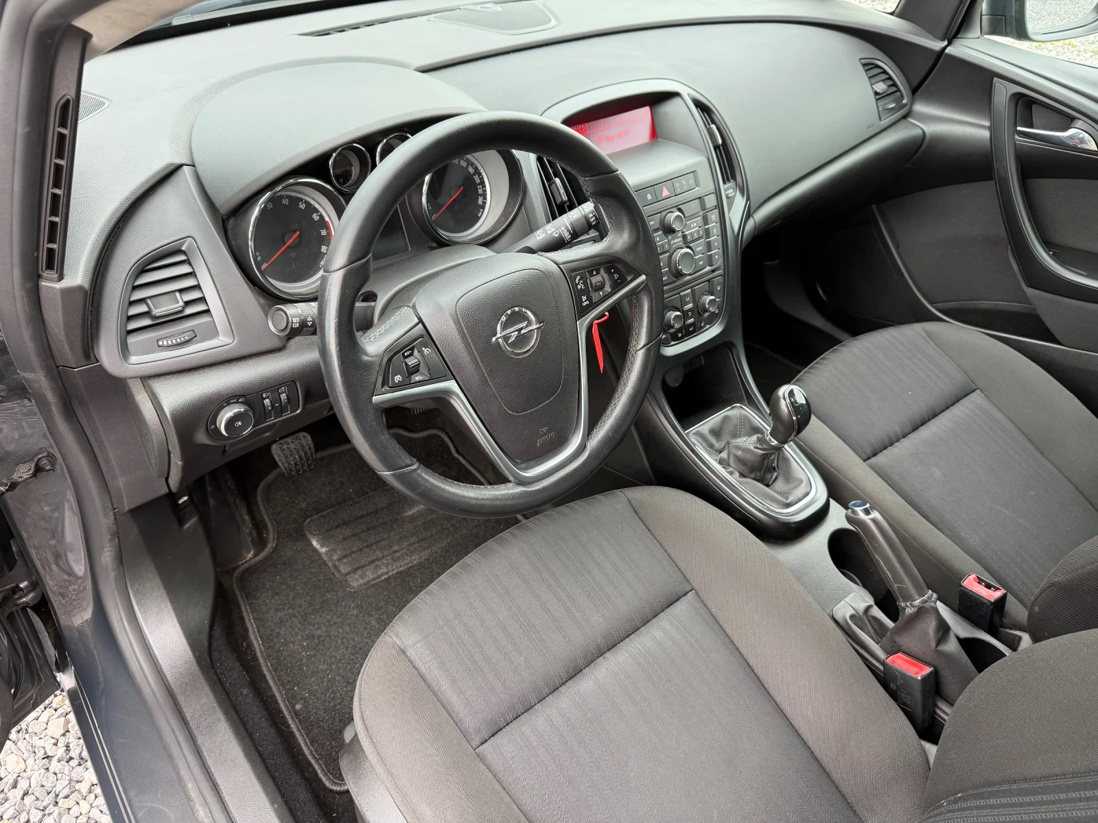 Opel Astra Facelift 2015г.1.4 (140 кс)Turbo Ecotec start/stop - изображение 9